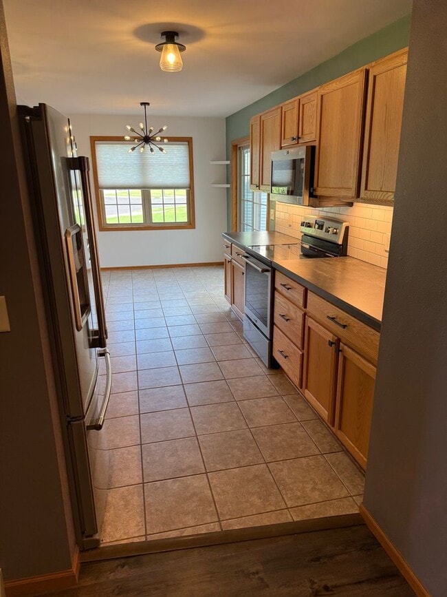 Photo - Beautifully Remodeled 3BR/3BA Half Duplex in Black Earth - Available Now