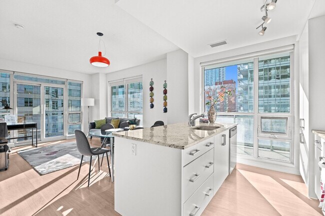 Building Photo - 98 Lillian St Unit ID1345789P