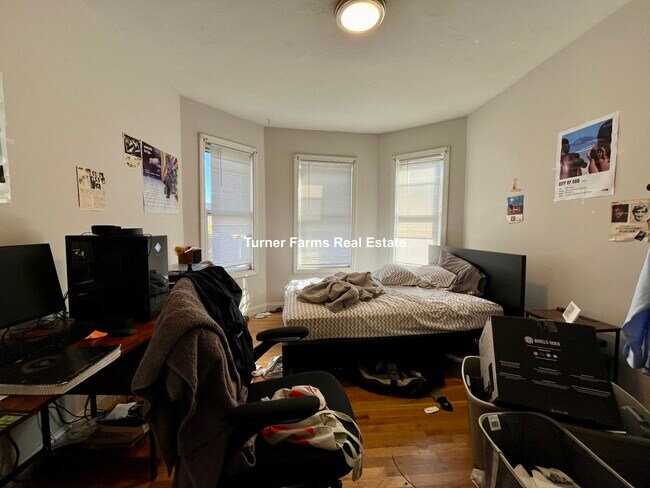 Photo - 733 Parker St Unit 2