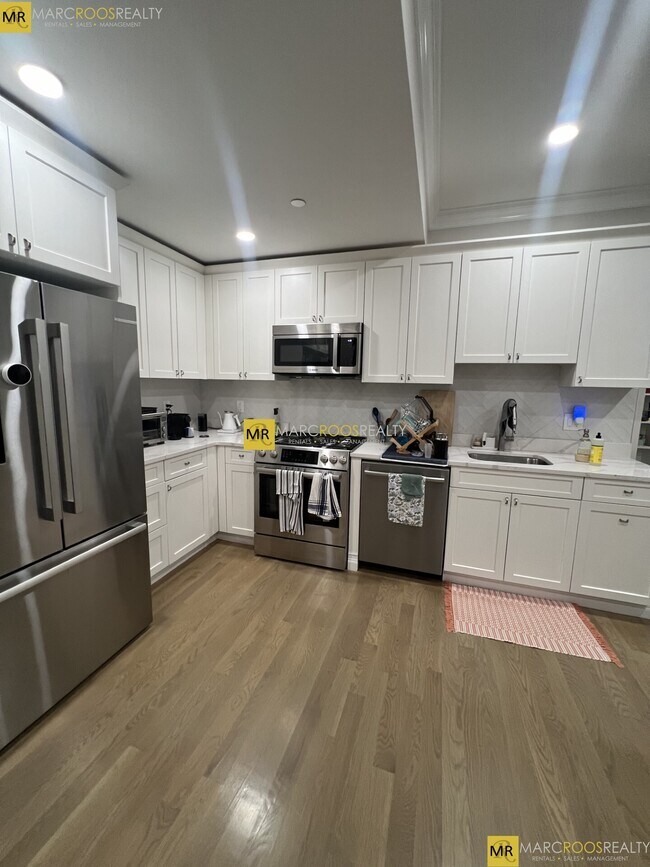 Photo - 14 Mount Hood Rd