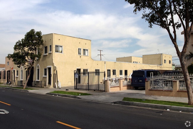 Photo - 1436 Walnut Ave