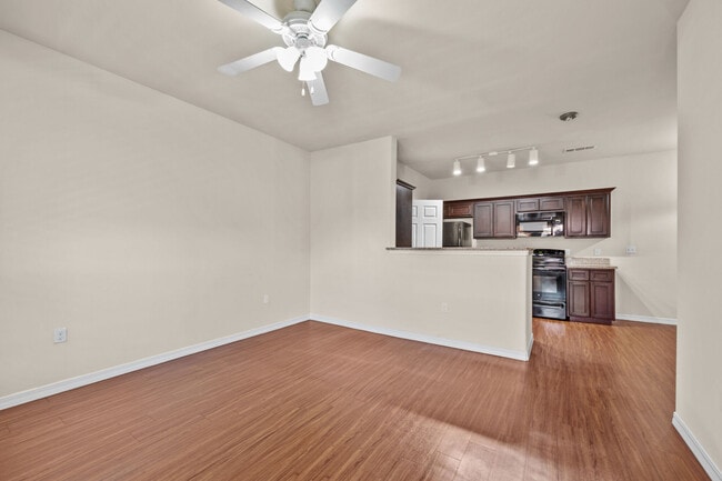 Photo - Las Torres Apartments