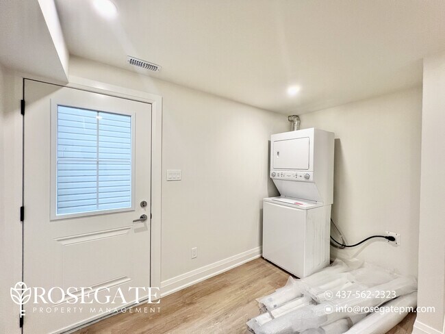 Photo - Huge 1-Bedroom Lower Unit in Guelph’s Char... Unit B