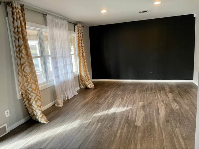 Photo - 3608 46th St