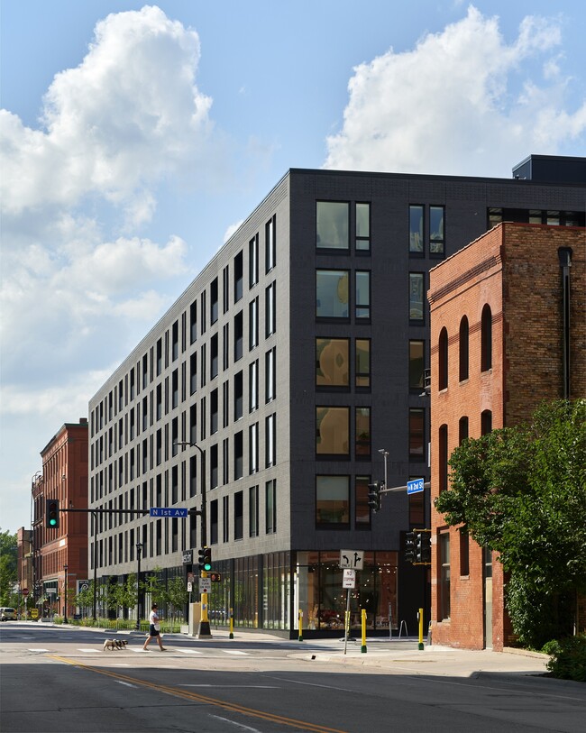 Building Photo - Second & Second