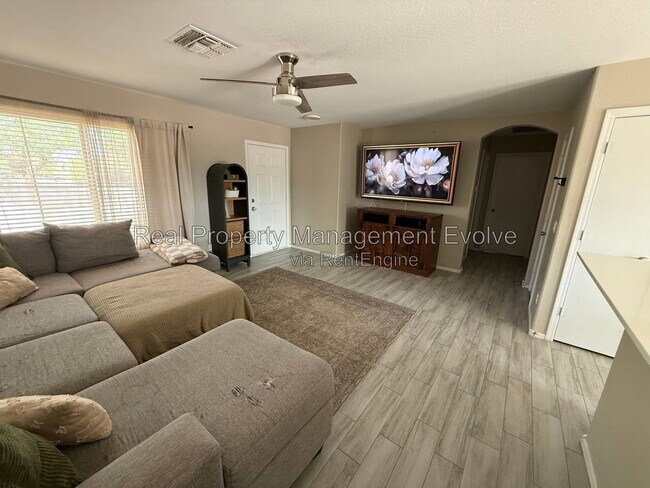 Photo - 7105 S 251st Dr