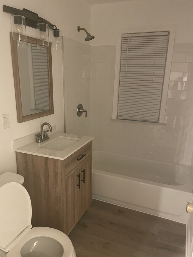 Photo - 19929 Westphalia St