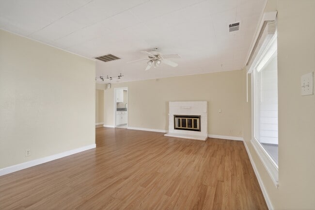 Photo - 259 Gloria Dr