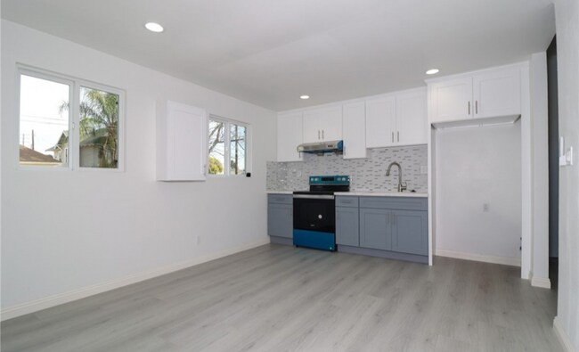 Photo - 2931 Manitou Ave Unidad 2931 1/2 Manitou