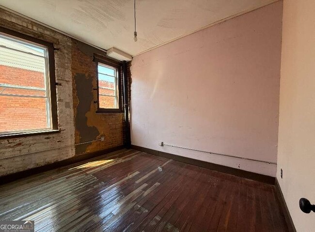 Building Photo - 359 Railroad St Unit F Rental