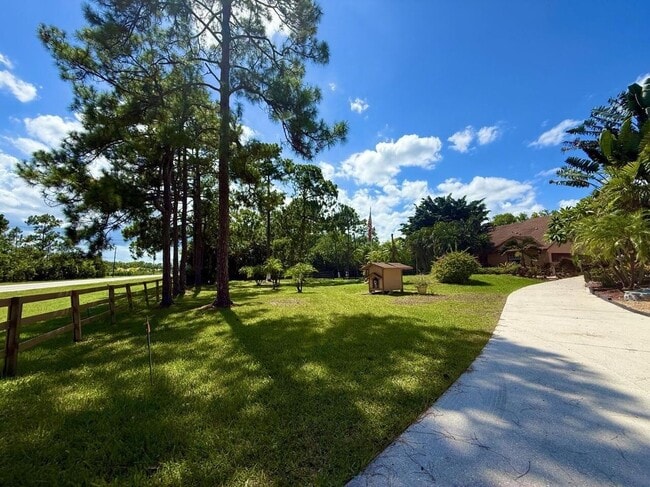 Photo - 14765 Northlake Blvd
