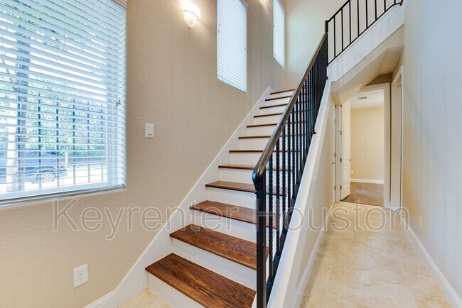 Photo - 6105 Stillman St