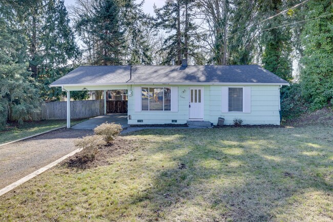 Renton Home on Large Lot! - Renton Home on Large Lot!