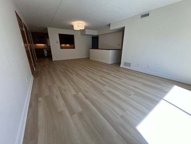 2416 W Foster Ave Unit 1N