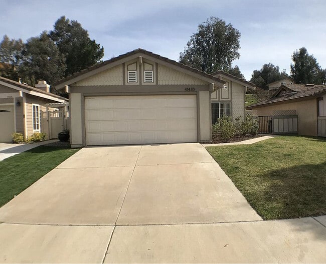 Photo - 41430 Avenida De La Reina