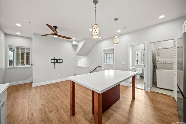 Photo - 1060 Spencer St