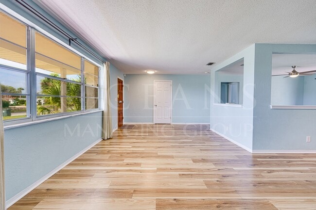 Photo - Welcome to your Perfect Beachside Retreat!
