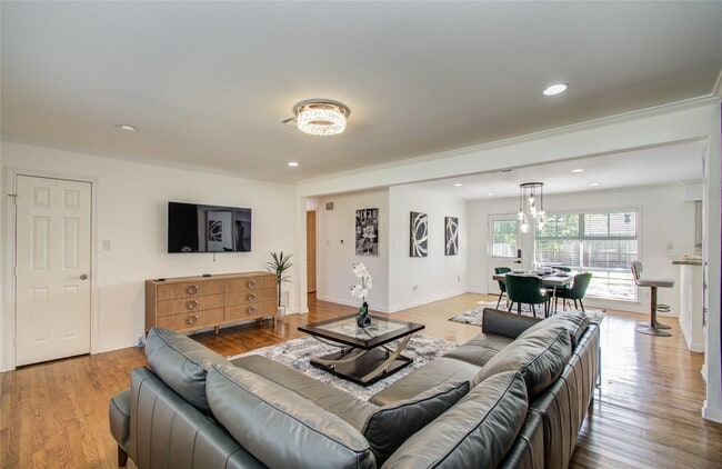 Photo - 5329 Pagewood Ln