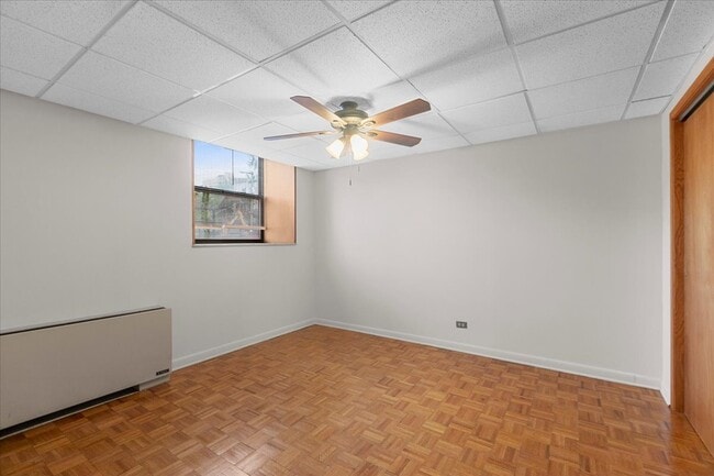 Photo - 620 W Belmont Ave Unit 006