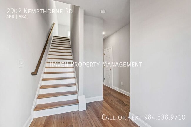 Photo - 2902 Kempthorne Rd