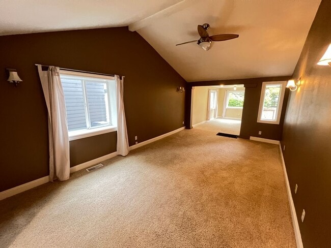 Photo - 3 Bedroom Home on Quiet Street with Lots o...