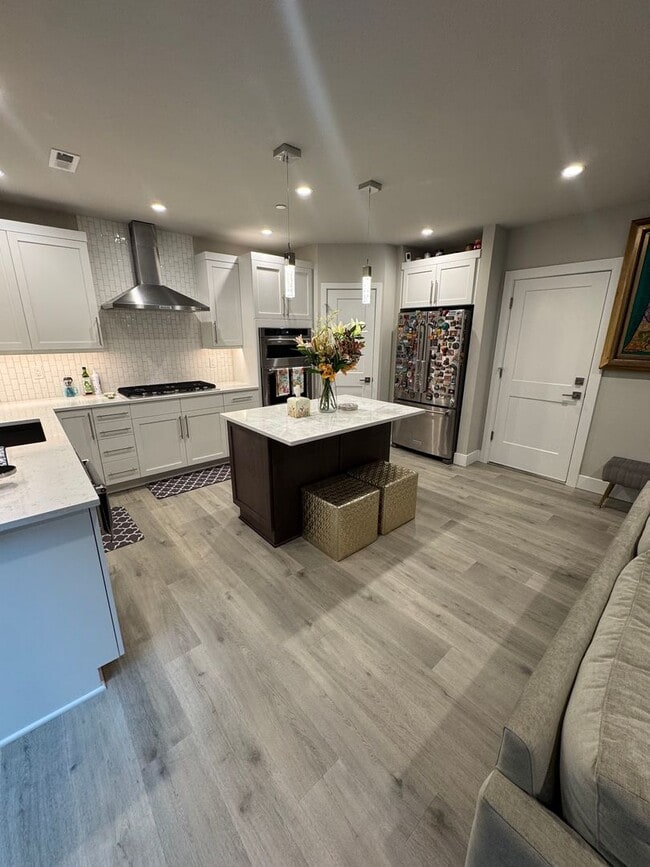 Photo - Luxury 3  Bedroom 2.5 Bath Townhome Located in Kirkland