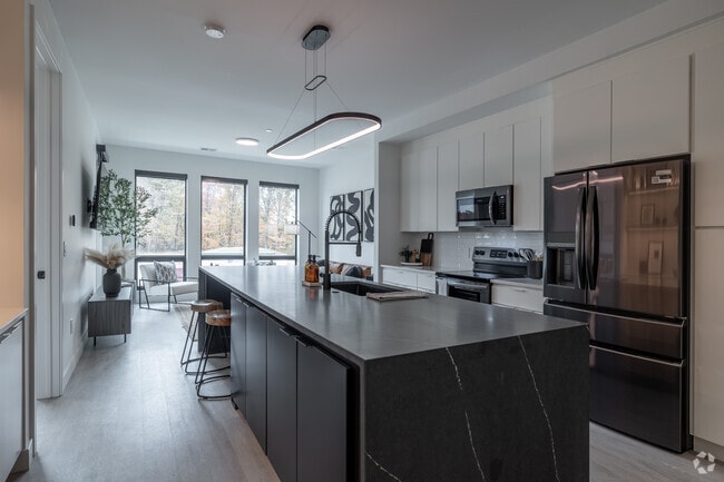 1BD, 1BA - 692-810SF