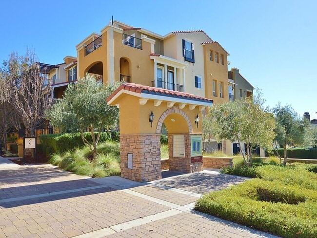 Building Photo - 4695 Perugia St Unit 4695 Perugia St Rental