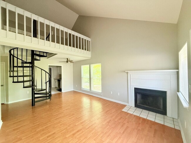 Building Photo - 2553 Stockbridge Dr