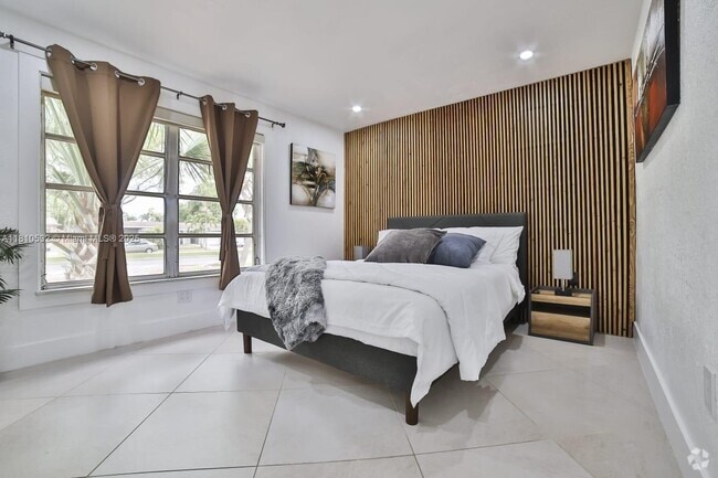 Building Photo - 8651 Sunset Strip Rental