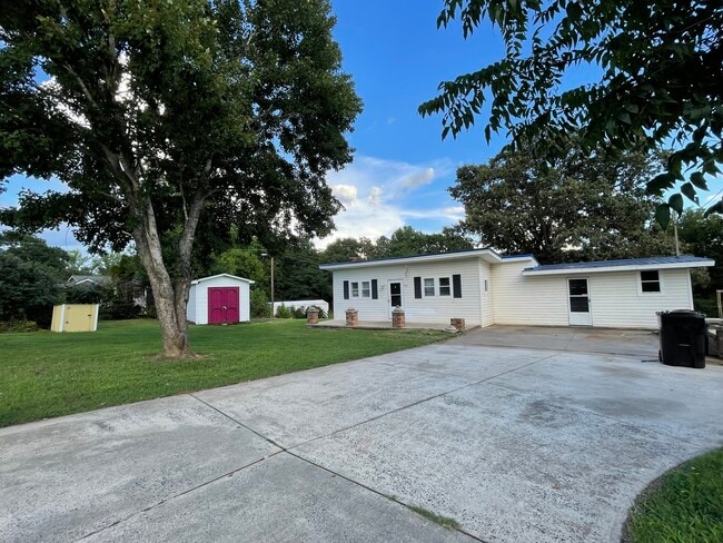 Building Photo - 421 Oakland Ave Rental