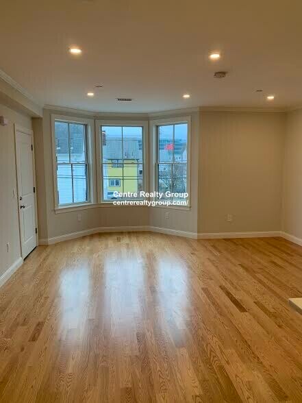 Photo - 54 Waverly St Unidad #2,