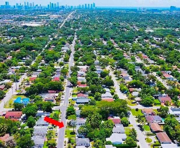 Photo - 270 NE 162nd St Unit B