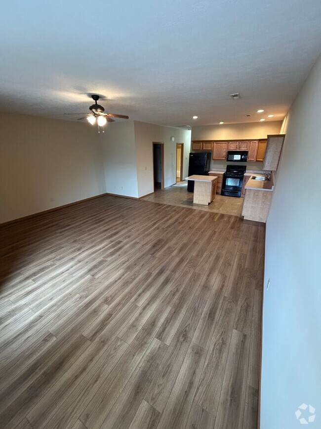 Building Photo - Modern & Spacious 2-Bedroom Ranch Condo – ... Unit 1011-B Laurel Tree Ct