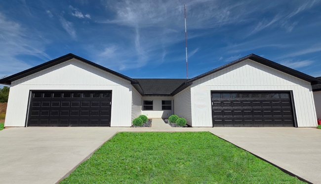 Building Photo - 531-533 Rustic Ridge Dr Unit 531