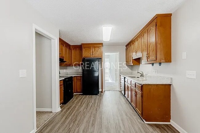 Photo - 103 Eastwick Ct