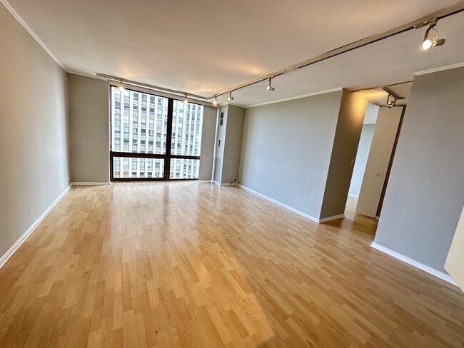 1 bedroom in Chicago IL 60614 - 1 bedroom in Chicago IL 60614 Condo Unit 1304