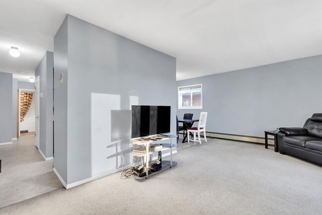 Photo - 10609 102 St Unit 202