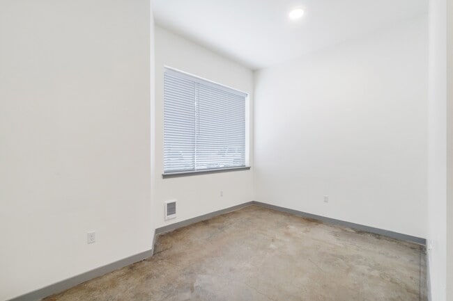 1 Bedroom LiveWork - Serenity Apartments