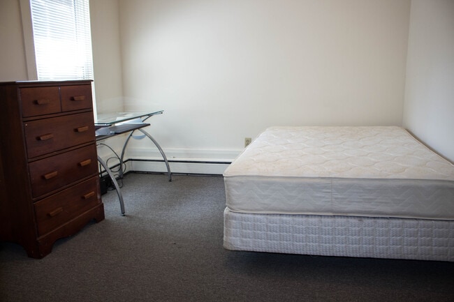 Photo - 205 Williams St