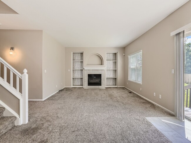 Photo - Evolve Real Estate: Meticulous Executive 4 Bedroom Plus Finished Basement Available August 5!