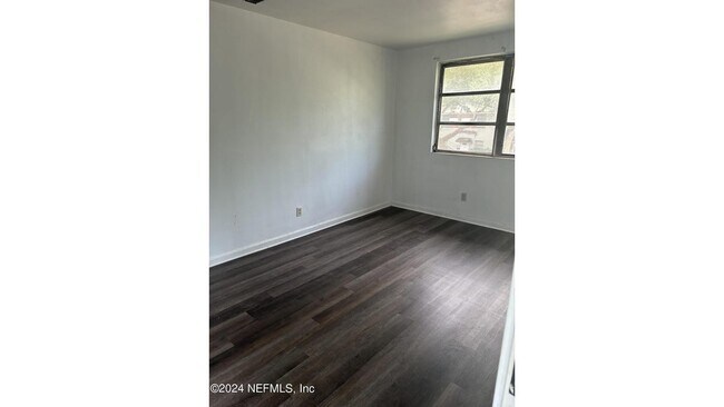 Photo - 1265 W 26th St