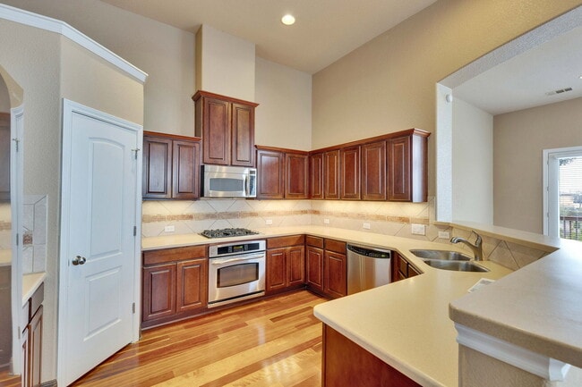 Photo - 109 Aria Rdg Unit 905
