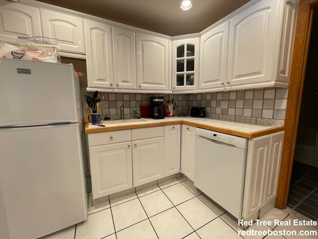 Photo - 50 Radnor Rd Unit 1A