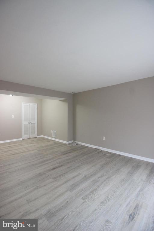 Photo - 8022 Northumberland Rd