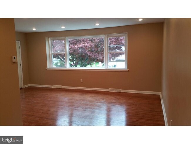 Photo - 9960 Woodfern Rd