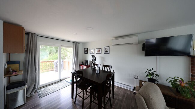 Photo - 3 Bed 2 Bath - A/C - Large Backyard - Dog Friendly - NAS Whidbey