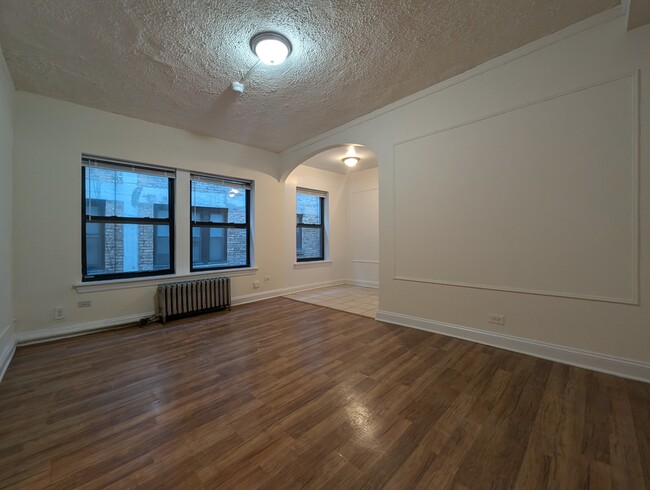 Photo - 5417 N Kenmore Ave