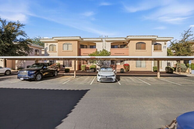 Building Photo - 10030 W Indian School Rd Unit Apt 226