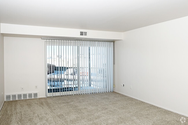 Photo - Garfield Plaza Apartments